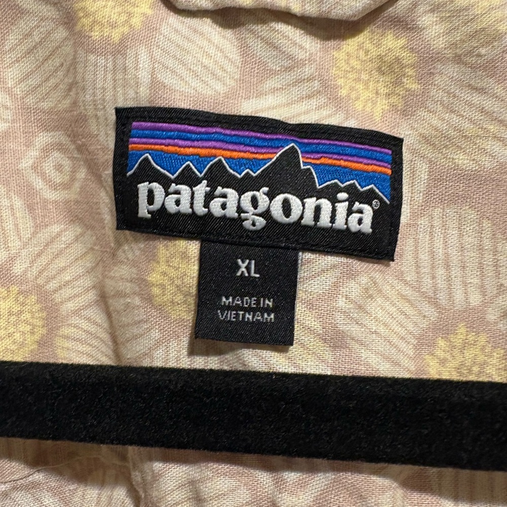 Patagonia Men's Back Step Shirt short sleeve button down beige floral XL - Picture 3 of 7
